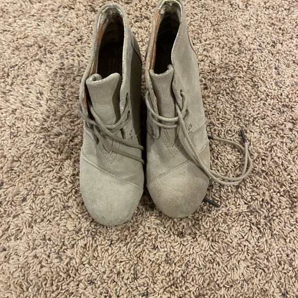 Taupe Tom Wedges - Picture 2 of 5